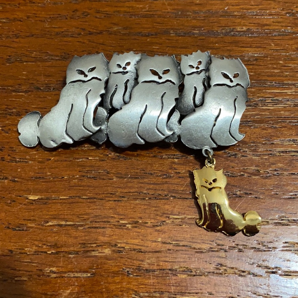 6 Cats Brooch